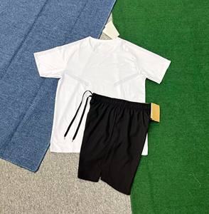 Lot de T-shirts de sport, hauts de fitness couleur unie, short de football léger, vêtements de jogging à séchage rapide - Product Image 2