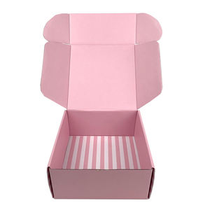 Scatole di spedizione ondulate rosa chiaro con motivo a righe e stampa del Logo in lamina d'oro - Product Image 2