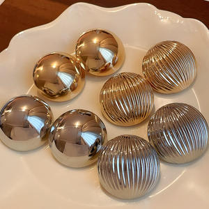 चांदी पिन धातु स्ट्रिप अर्ध-सर्कल बालियां महिलाओं को अतिरंजित ठंडे हवा से भरा हुआ फैशन स्वभाव बालियां - Product Image 5