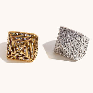 Anillos Resistentes al Deslustre e Impermeables de Buena Calidad, Chapados en Oro PVD de 14k y 18k, Anillo de Pirámide de Acero Inoxidable 316L para Hombre - Product Image 1