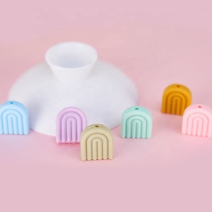 Toptan sevimli bebek diy silikon oyuncaklar çiğnemek boncuk emzik zinciri aksesuarları gökkuşağı silikon diş kaşıyıcı - Product Image 3