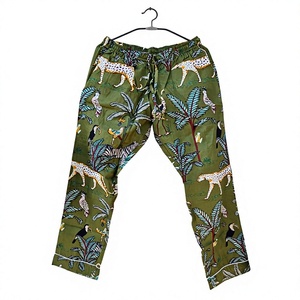 Ensemble de pyjama pour homme à manches longues à imprimé floral, tissu en satin 100% coton, vêtements de nuit décontractés, motif tissé, saison printemps, cadeau pour elle - Product Image 4