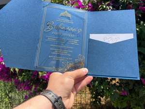 Venta al por mayor claro de lujo pequeño invitar cena vestido playa boda sobres oro <span class=keywords><strong>corte</strong></span> láser acrílico Quinceañera tarjeta de invitación - Product Image 5