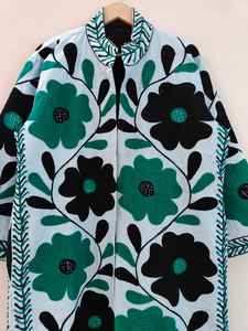 Manteau long brodé floral bohème fait à la main, veste longue Suzani, motif floral vert et noir, veste artistique bohème, vêtements d'extérieur - Product Image 2