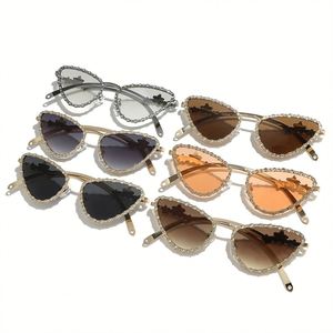 Gafas de Sol de Lujo 2025 con Patillas Metálicas en Forma de Estrella, Protección UV400, Diseño Ojo de Gato con Diamantes para Mujer - Product Image 3