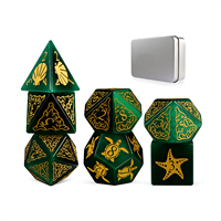 En stock, Vente chaude : Ensemble de dés polyédriques faits main de 16 mm, gravés sur mesure, motif œil de chat vert D20 D6, avec boîte, pour jeux de rôle DND