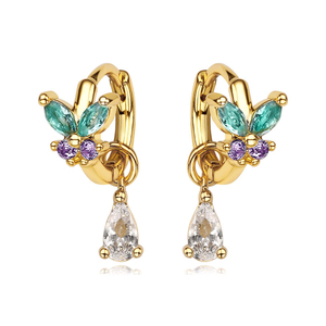 Pendientes de aro Huggies de mariposa hipoalergénicos chapados en oro de 18 quilates con gotas - Product Image 1
