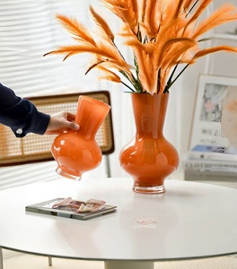 Elegante Florero de Vidrio con Base Redonda Color Crema Ámbar, Combina Perfectamente con Cualquier Ramo, Decoración Moderna para el Hogar - Product Image 4