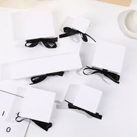 Nouveau blanc flanelle anneau boucles d'oreilles collier bijoux emballage boîte rigide carton cadeau boîte avec rabat en plastique caractéristique