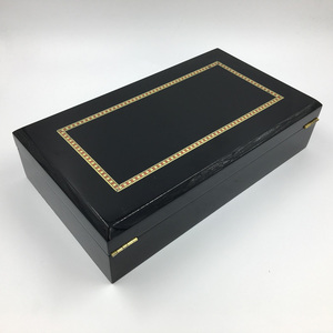 Laqué noir Finition Brillante MDF En Bois 12 Fentes Montres Boîte Avec Serrure À Clé - Product Image 2