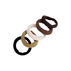 Élastique à cheveux durable pour femmes, polyvalent et haut de gamme, en caoutchouc, adapté pour nouer un chignon, avec une grande élasticité. - Product Image 1