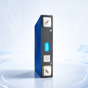 高能密度离网太阳能储能系统（ESS）中内置3.2V 54Ah方形磷酸铁锂电芯，循环寿命3000次。 - Product Image 1