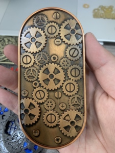 Plateau de jeu de dés double roulette en métal polyédrique 7-en-1 en forme d'engrenage pour RPG, Cosplay et <span class=keywords><strong>DND</strong></span> (Dungeons and Dragons) avec logo personnalisé - Product Image 6