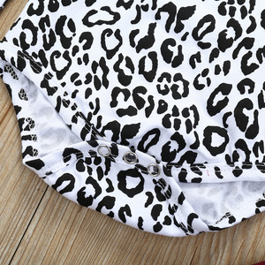 Venta al por Mayor de Conjuntos de Ropa para Niños de Estilo Nuevo, Romper de Encaje y Vestido Rojo con Cola Larga - Product Image 4