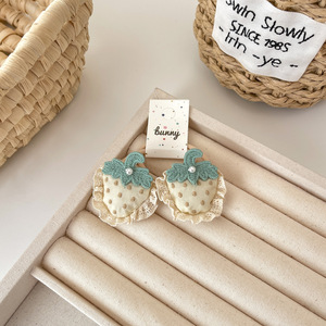 2025 Mới Đến Dễ Thương Dâu Tây Tóc <span class=keywords><strong>Clip</strong></span> Tinh Tế Ren Cạnh Ngọc Trai Trang Trí Trái Cây Thiết Kế Vải Bao Phủ <span class=keywords><strong>Snap</strong></span> Tóc <span class=keywords><strong>Clip</strong></span> - Product Image 4