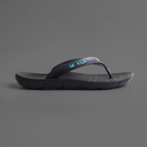 Sandalias Elegantes y Atemporales para Niños, Totalmente Negras, con Punta Abierta y Plantilla Contorneada para la Escuela y Actividades al Aire Libre - Product Image 1