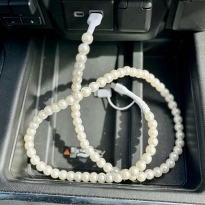 Cable de cargador de cuentas rosa y blanco de lujo para teléfono Tipo-C Idea de regalo USB para uso en computadora - Product Image 3