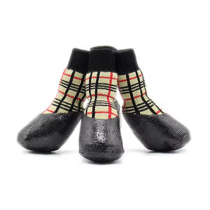 Chaussures imperméables pour chien, design personnalisé, antidérapantes, chaussettes pour pattes, vêtements respirants pour animaux de compagnie avec support en latex - Product Image 1