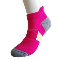 2025 vente chaude produits femme athlétique chaussettes courtes à la cheville avec soutien de la voûte plantaire