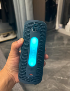 <span class=keywords><strong>JBL</strong></span> Grip - Luz Nocturna Colorida con Música, Reproductor de Audio Portátil Inalámbrico para Exteriores con Diseño de Lata de Neón - Product Image 1