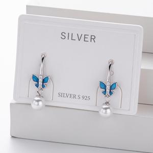 Nouvelles boucles d'oreilles en argent sterling 925 avec perle papillon, design minimaliste élégant, bijoux haut de gamme pour femmes - Product Image 6