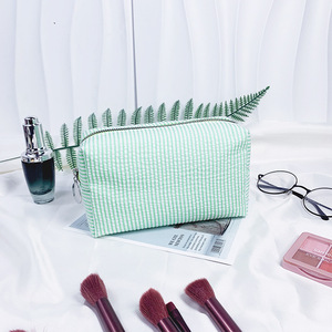 Bolsa de Maquillaje de Viaje de Gran Capacidad al por Mayor, Moderna, Portátil, con Cierre de Cremallera y Rayas para Organizar Artículos de Tocador - Product Image 4