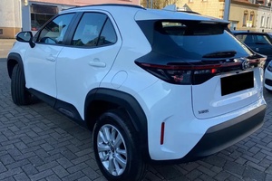 Coche usado limpio 2025 <span class=keywords><strong>Toyota</strong></span> YarisS <span class=keywords><strong>Cross</strong></span> Comfort 1,5 Hybrid SUV listo para usar, sin accidentes listo para enviar a todo el mundo - Product Image 5