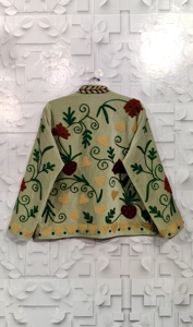 เสื้อแจ็คเก็ตกำมะหยี่ลายดอกไม้สไตล์วินเทจ งานปักลายดอกไม้สีแดงเข้ม งานฝีมือประณีต - Product Image 4