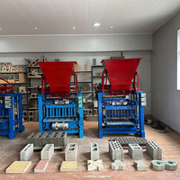 Équipement de fabrication de briques 4-35a, garantie d'un an sur le moteur vibrant, pièces de rechange toujours disponibles, machine à blocs semi-automatique fiable
