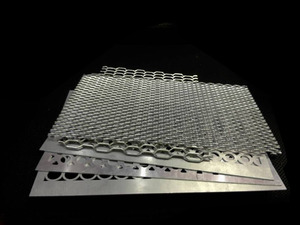 Revêtement en aluminium maillé, plaque métallique à clipser, utilisé pour les murs extérieurs des bâtiments - Product Image 3