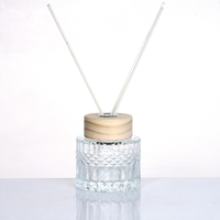 Bouteilles diffuseurs de parfum en verre personnalisées en usine, de 50 ml à 300 ml, rondes et carrées, durables, écologiques, avec logo et couleur personnalisés.