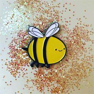 Haute qualité personnalisé métal artisanat en alliage de Zinc jaune insecte miel abeille genre doux dur émail épinglette Badge pour vêtements - Product Image 3