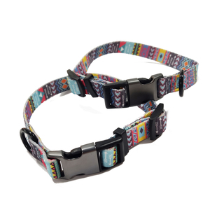 カスタムポリエステル犬のトレーニングカラーリングソリッドパターンペットの外出用スカーフで装飾パーソナライズされた彫刻付き - Product Image 3