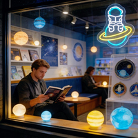 Neonawall En gros Enseigne néon LED personnalisée Astronaute, Décoration murale USB avec anneau étoilé, Classée IP65, Montable au mur pour la maison et les boutiques tendance