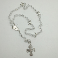 Chapelet catholique à 59 perles en verre de cristal transparent, cinq décades, avec motif colombe blanche et Saint-Esprit, et crucifix