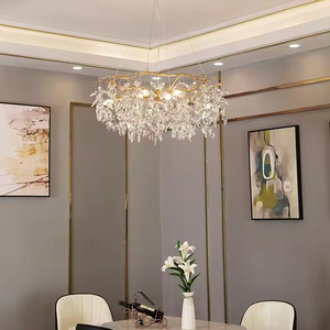 โคมไฟระย้า LED แบบห้อยสไตล์โมเดิร์นโคมไฟระย้ารูปหยาดฝนคริสตัลสีทองหรูหราสำหรับห้องนั่งเล่น - Product Image 6