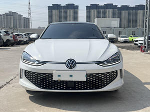 Voiture à essence Volkswagen Lamando d'occasion, 5 portes, 5 places, édition spéciale, berline familiale puissante - Product Image 4