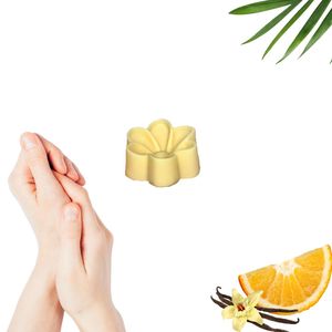 Barra de Loción Hidratante Deluxe con Forma de Flor de Vainilla y Naranja, Barra Corporal Vegana con Manteca de Karité, Humectante Natural de 1.0 oz Para Todo Tipo de Piel - Product Image 1
