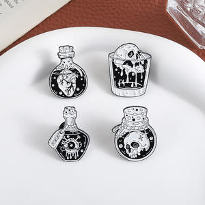 Kreative Cartoon Halloween Gothic Punk Brosche Totenkopf Herz Okkulus Kopf Weinglas Medizinflasche Form Weiche Emaille Anstecknadel - Product Image 5