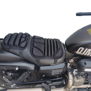 Cojín de Asiento 3D de Doble Cara para Motocicleta y Coche Eléctrico de Cuero Transpirable con Absorción de Impactos para Uso Universal en las Cuatro Estaciones - Product Image 1