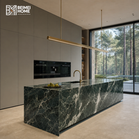 Meubles de cuisine de luxe pour villas européennes, îlot cascade en marbre vert Prada et jade froid, laque cachemire sans joint, pour projets de villas