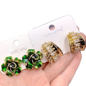 Les boucles d'oreilles diamant et perle de luxe léger sont à la mode et polyvalentes. Les boucles d'oreilles de style français sont plaquées d'or véritable - Product Image 5