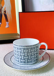 Ensemble de 4 assiettes à dîner en porcelaine fine, motif mosaïque argentée européenne, best-seller - Product Image 3