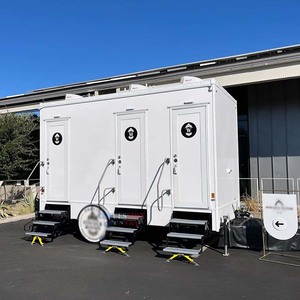 Remorques sanitaires portables de luxe Qingdao à 3 cabines privées pour événements et services de récupération post-catastrophe - Product Image 1