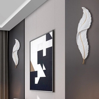 Moderne und minimalist ische Wohnzimmer Wand Schlafzimmer Nachttisch Dekoration Licht Luxus kreative Eingang Wand Feder Wand lampe