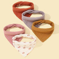 Ensemble de 5 bavoirs en mousseline de coton biologique doux, fermeture à lacets, lavables, bavoirs à imprimé floral, serviettes triangulaires, linges à rotules pour nouveau-nés