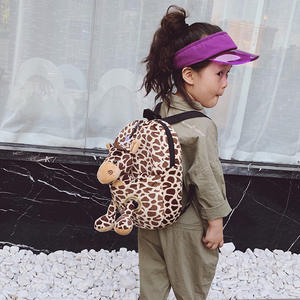 Vente en gros de sacs à <span class=keywords><strong>dos</strong></span> scolaires créatifs et étanches pour garçons et filles <span class=keywords><strong>sac</strong></span> de maternelle en <span class=keywords><strong>peluche</strong></span> de dessin animé coréen tendance avec fermeture éclair en polyester - Product Image 2