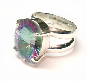 Anillo llamativo de plata de ley 925 con topacio místico arcoíris engastado en punta para mujer - Product Image 1