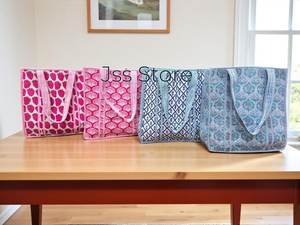 กระเป๋าโท้ทสำหรับผู้หญิง ออกแบบมาเพื่อเข้ากับไลฟ์สไตล์ยุคใหม่ พร้อมพื้นที่ภายในกว้างขวาง สะดวกสบายในการใช้งาน และดีไซน์ที่ดูเรียบง่าย - Product Image 6