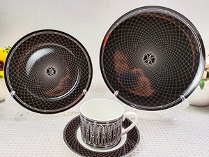 Nuevo Producto: Juego de 4 Platos de Porcelana de Lujo con Diseño Europeo Negro para Decoración de Comedor - Product Image 6